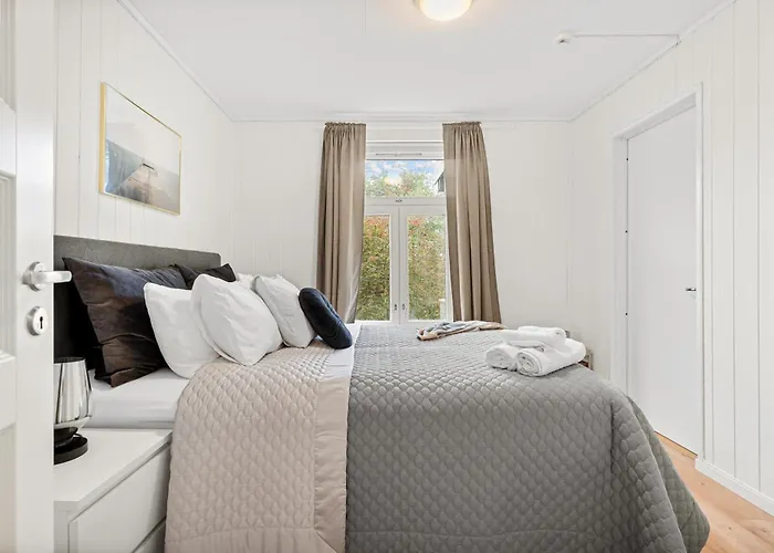 5 Mins To City Center In Bright & Cozy Stay